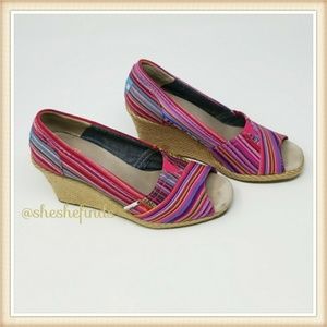 TOMS MULTI-STRIPED LADIES WEDGE ESPADRILLES - SIZE 5.5